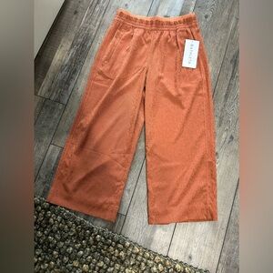 NWT Athleta Echo Wide Crop Elastic Waist Pants - burnt Orange texture